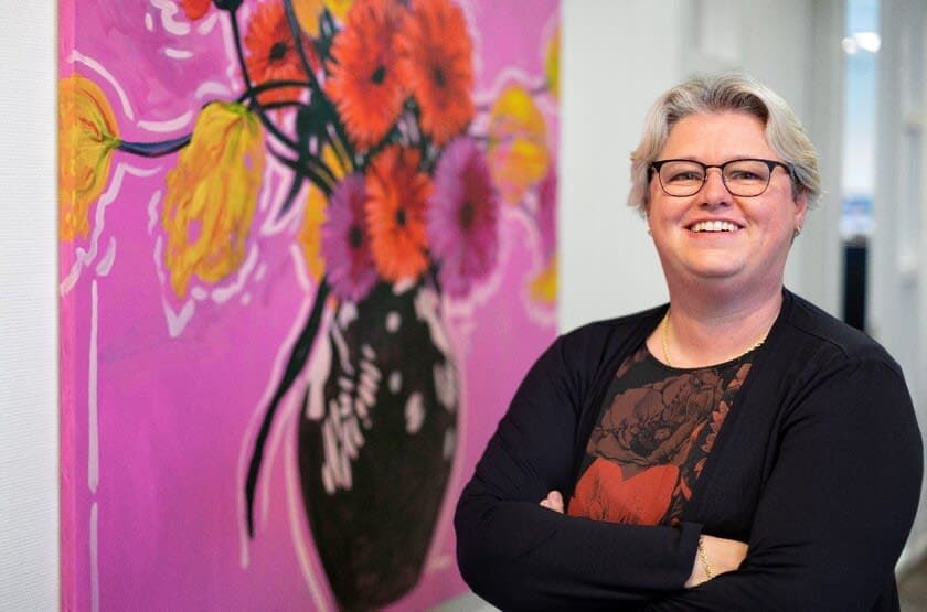 Hands holding each other